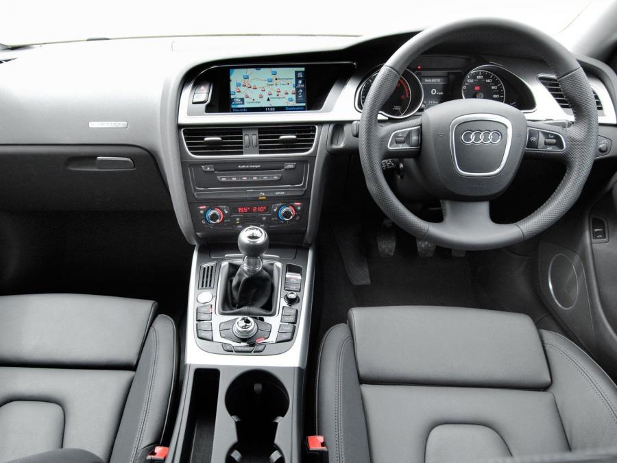 Торпедо Audi A5 Coupe 3.0 TDI Quattro 2007 года  (UK) (фото 3 из 8)